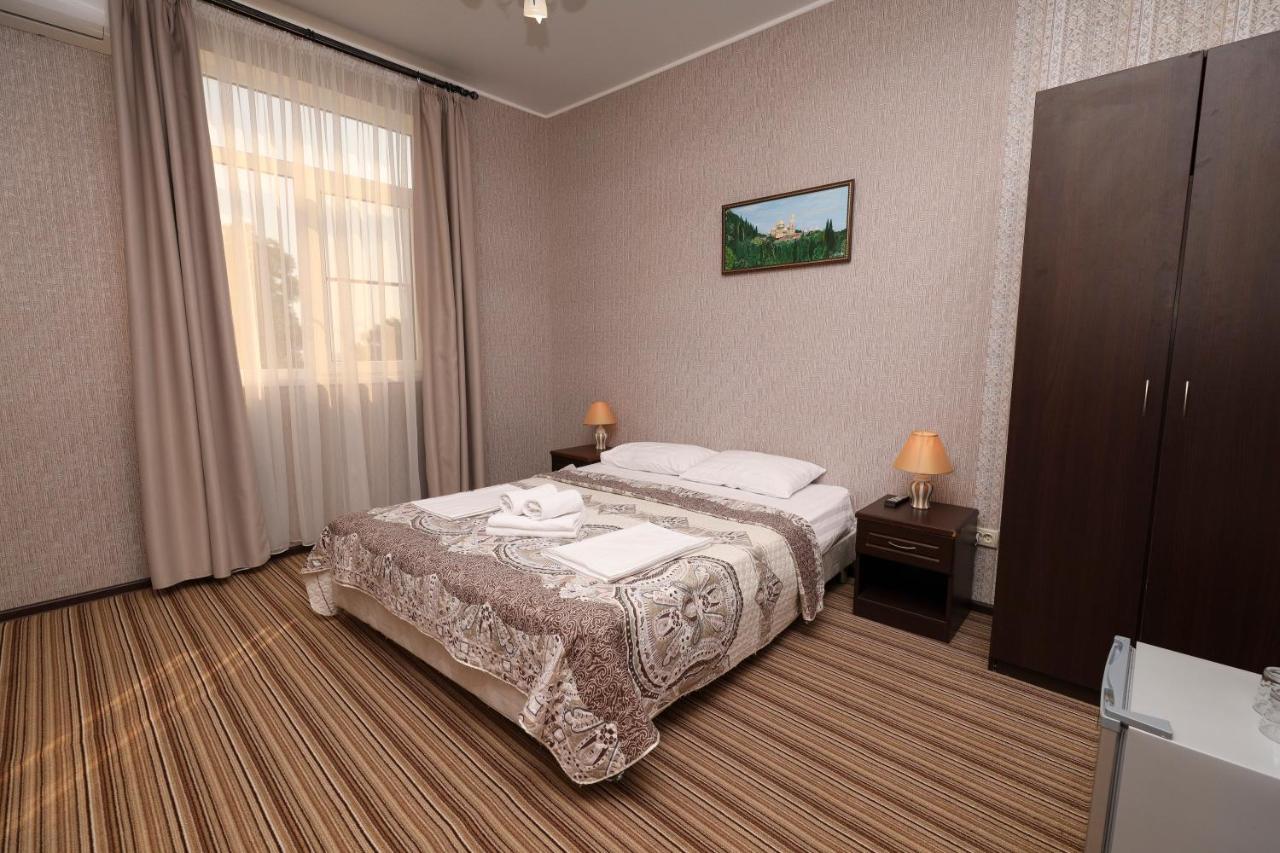 Hotel Capri Σουχούμι Εξωτερικό φωτογραφία
